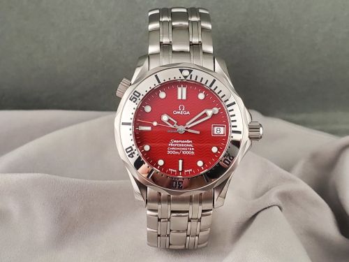 Omega Seamaster Diver 300M Automatic 36.25 Stainless Steel / Red / Bracelet / Marui